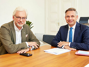 Michael Strugl, Präsident von Oesterreichs Energie und Wolfgang Hattmannsdorfer, Bundesminister für Wirtschaft, Energie und Tourismus