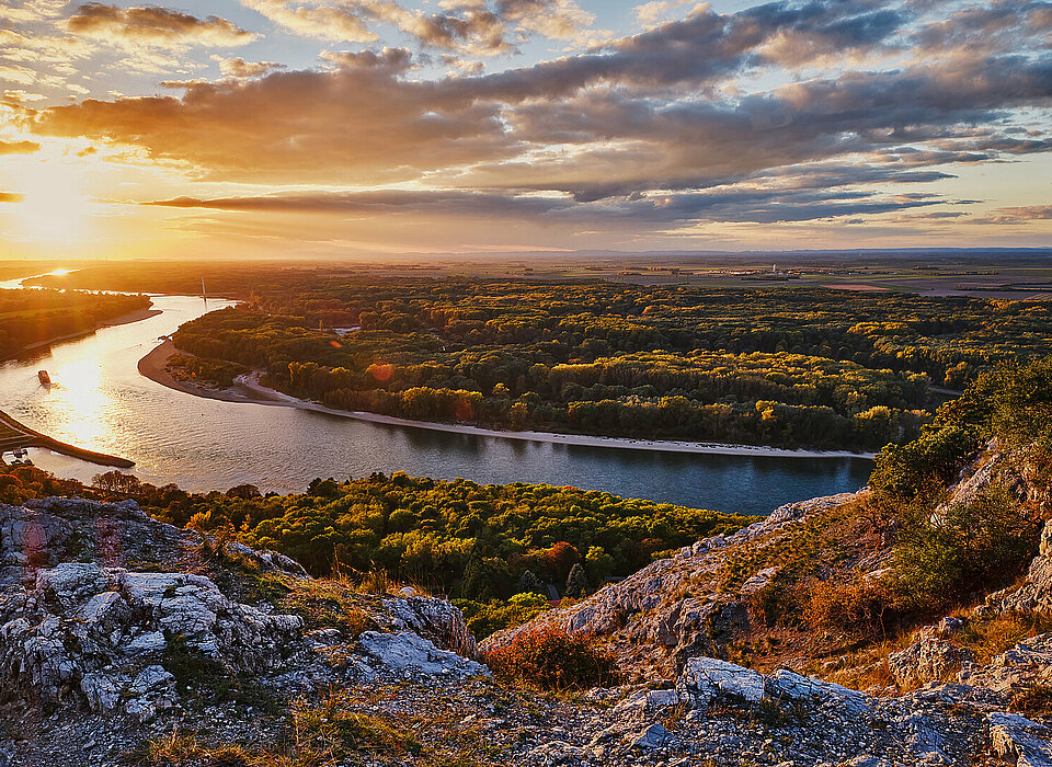 Hainburg an der Donau; Blick von Braunsberg