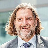 Andreas Löschel  , Professor für Umwelt-, Ressourcenökonomik und Nachhaltigkeit  an der Ruhr-Universität Bochum