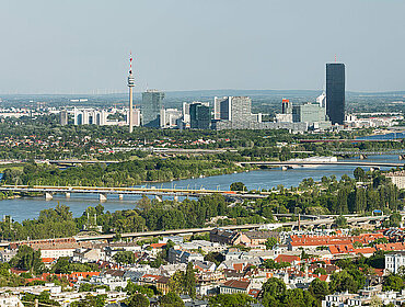 Panoramablick auf Wien und Donau