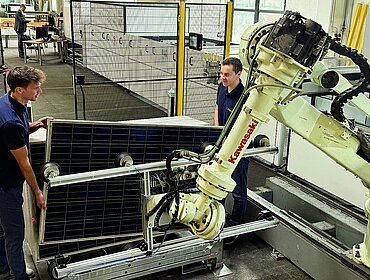 Automatisierte Reuse- und Recycling-Technologie für PV-Module